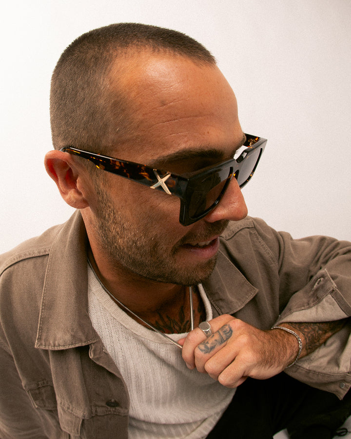 AMBASSADOR/ DARK TORT