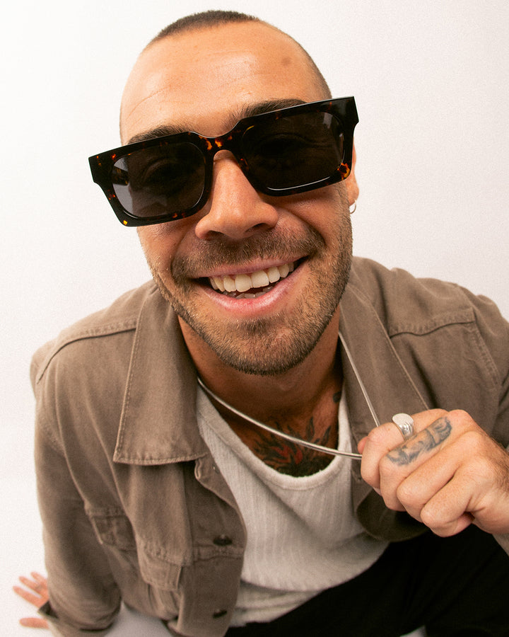 AMBASSADOR/ GLOSS BLACK